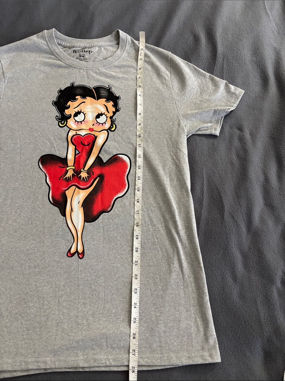 Betty Boop Red Dress Graphic Tee Gray Cartoon Pin Up Shirt Sz M - Picture 6 of 8